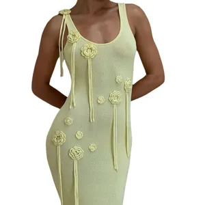 Robe de plage crochetée tricotée de couleur unie pour femmes, élégante robe maxi sans manches.