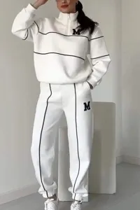 Women white half-zip sweatshirt and sweatpants tracksuit with letter embroidery casual set.