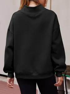 Damen schwarzes hochgeschlossenes Langarm Sweatshirt, casual Fleecepullover, Detailansicht.