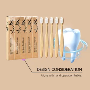Détail de brosse à dents en bambou écologique avec poils doux et manche biodégradable.