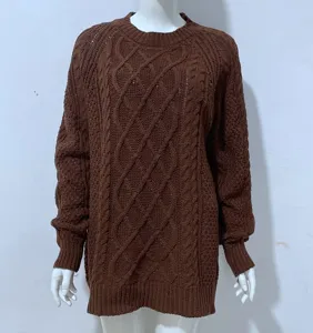 Bruine kabeltrui dames grof gebreid oversized trui winter halve hoge kraag top.