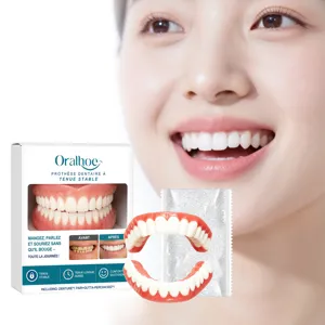 Dettaglio del set di dentiere cosmetiche con tenuta sicura, aspetto naturale e massimo comfort.