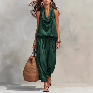 Ensemble deux pieces pour femme haut sans manches vert fonce col drape et pantalon amical.