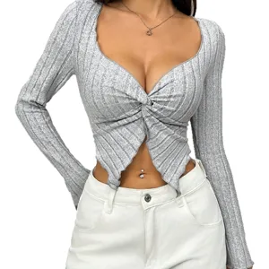 Elegantes graues Langarm-Stricktop mit Knoten für Damen, sexy figuriertes Crop-Pullover.