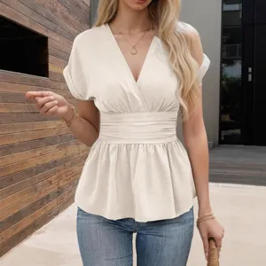 Schickes Damen Beige V-Ausschnitt tailliertes Schößchen-Top mit Raglanärmeln und Falten.
