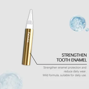 Detaillierte Nahaufnahme der goldenen Zahnaufhellungsstiftspitze mit edlem Metallfinish.