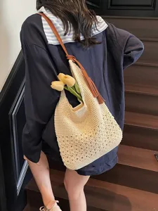 Bolso shopper beige de ganchillo con diseño floral calado, borla y gran capacidad