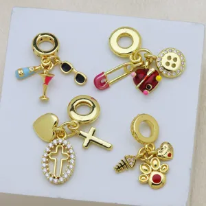 Goldfarbene Charm Anhänger Set für Schlangenkettenarmband, stilvolles DIY Schmuck.