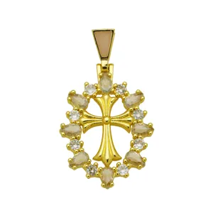 Ciondolo croce placcato oro con zircone halo ovale collana gioiello accessorio donna