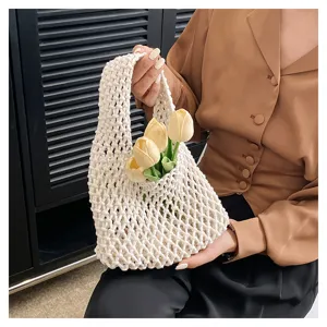 Schicke handgemachte gewebte Baumwollseil Handtasche für Damen, hohle Strandtasche.