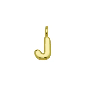 Dettaglio pendente lettera J a palloncino dorato, ideale per collane hip hop DIY.