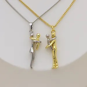 Exquisite hugging mother baby pendant necklace copper plated 18k gold jewelry accessory