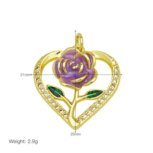 Vergoldete Rosenblüten Herz Anhänger Halskette Zubehör mit Emaille und Zirkonia Steinen.