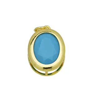 Detailansicht des eleganten ovalen blauen Zirkonanhängers mit 18K vergoldeter Kupferfassung.
