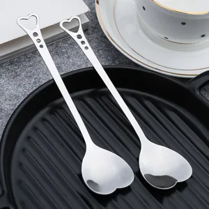 Cuillère à café en acier inoxydable forme de cœur manche long dessert cadeau mignon