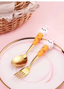 Set di cucchiaio e forchetta in acciaio inossidabile con coniglio carino per dessert