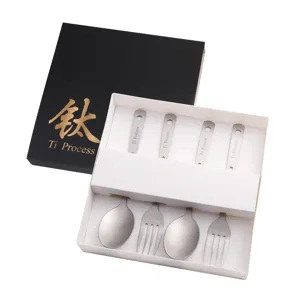 Set de cuillères et fourchettes en titane pour camping, coutellerie outdoor en coffret.