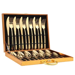 Set di posate in acciaio inossidabile dorato da 24 pezzi con confezione regalo per cucina.