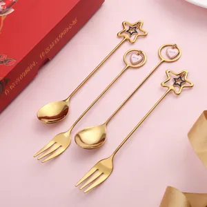 Creativo 304 Acciaio Inossidabile Stella Cuore Ciondolo Cucchiaio da Caffè Forchetta da Dessert Set Regalo Matrimonio Festa Tavola