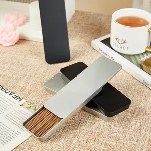 Scatola di immagazzinaggio in metallo portatile per incenso e piccoli oggetti, design.