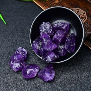 Piedra bruta de amatista violeta natural espécimen mineral de gema para hacer joyas.