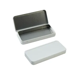 Witte rechthoekige blikken doos met scharnier metalen opbergcontainer voor kleine voorwerpen.