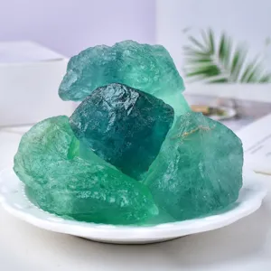 Piedra bruta de fluorita verde natural espécimen mineral de cristal para decoración de escritorio.