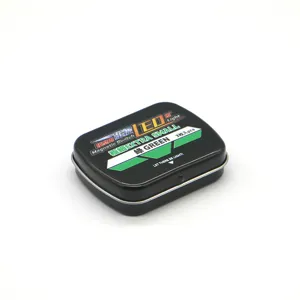 Boîte de rangement en métal noir compacte vue de détail avec éclairage LED pour petits objets.
