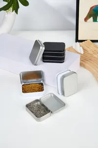 Petite boite en metal avec couvercle pour le rangement de bijoux et de petits accessoires