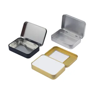 Compacte blikken opbergdoos met deksel, ideaal voor sieraden en kleine items en accessoires.