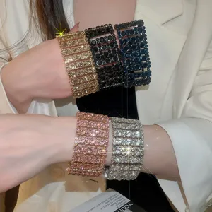 Breites Strass Kristall Manschetten Armband Set, glänzender geometrischer Armreif für Damen.
