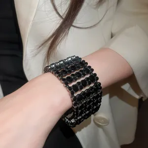 Elegantes breites schwarzes Strass Armband mehrreihig glitzernder Damen Schmuck Party Accessoire.