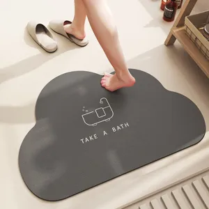 Alfombra de baño de tierra de diatomeas nube gris antideslizante absorbente para el hogar.