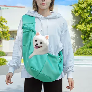 Bolso bandolera transpirable verde para perros pequeños al aire libre vista detallada