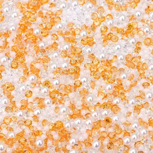 Mix van DIY hars strass steentjes en parels detail, ideaal voor handwerk en vulling.