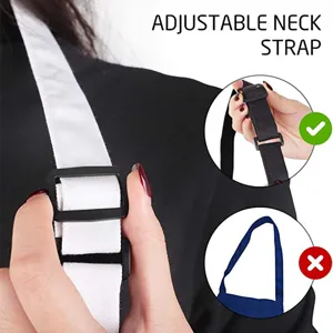 Détail de la sangle de cou réglable d'un tablier en polyester résistant pour la cuisine.