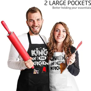 Détail de tabliers de cuisine couple, grandes poches avant pour ustensiles, robuste.