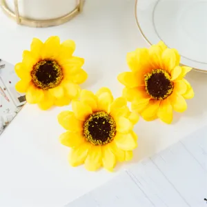 Têtes de tournesol artificielles pour couronnes DIY, décoration de mariage et artisanat.