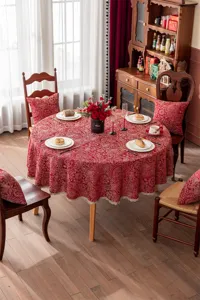 Nappe ronde en jacquard rouge festive et ensemble de coussins assortis pour table