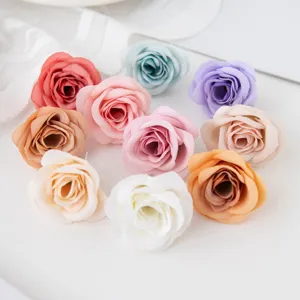 Têtes de roses artificielles pour boîtes cadeaux DIY, déco de mariage et fonds de fleurs.