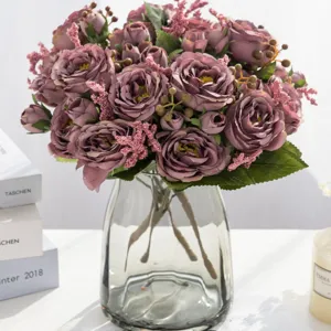 Bouquet di fiori di seta di peonia artificiale in vaso di vetro decorazione tavola