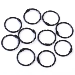 Schwarze Metall Ringe Detailansicht, robuste O-Ringe für Papier und Schlüsselanhänger Zubehör.