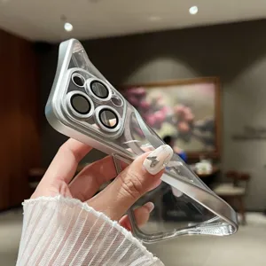 Transparente galvanisierte Magnet-Handyhülle aus Titan mit integriertem Linsenschutz.