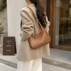 Stylish brown woven shoulder bag for women, retro hobo underarm bag, casual daily purse.