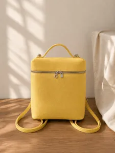 Sac à dos carré jaune pour femme, sac à main de voyage minimaliste élégant et tendance.