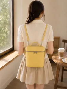 Petit sac à dos en cuir jaune pour femme, mini sac à dos décontracté de style coréen chic.