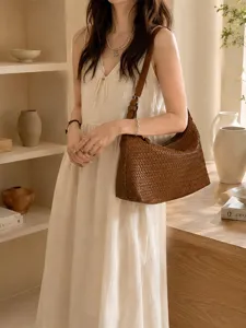 Brown woven leather shoulder bag for women, stylish large capacity hobo casual tote purse.