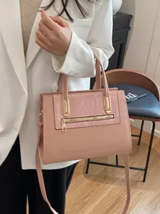 Retro casual shoulder crossbody bag, stylish simple commuter handbag for women daily wear.