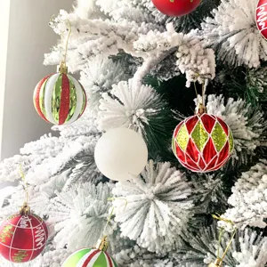 Christbaumkugeln Set, bruchsichere Kunststoff Weihnachtskugeln zum Aufhängen für Dekoration.