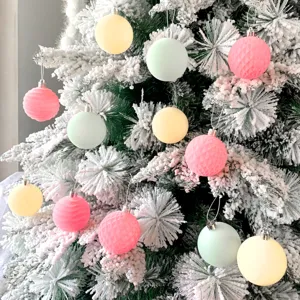 Pastell Weihnachtsbaumkugeln beflockte Kunststoffkugeln zum Aufhaengen Festtag Deko